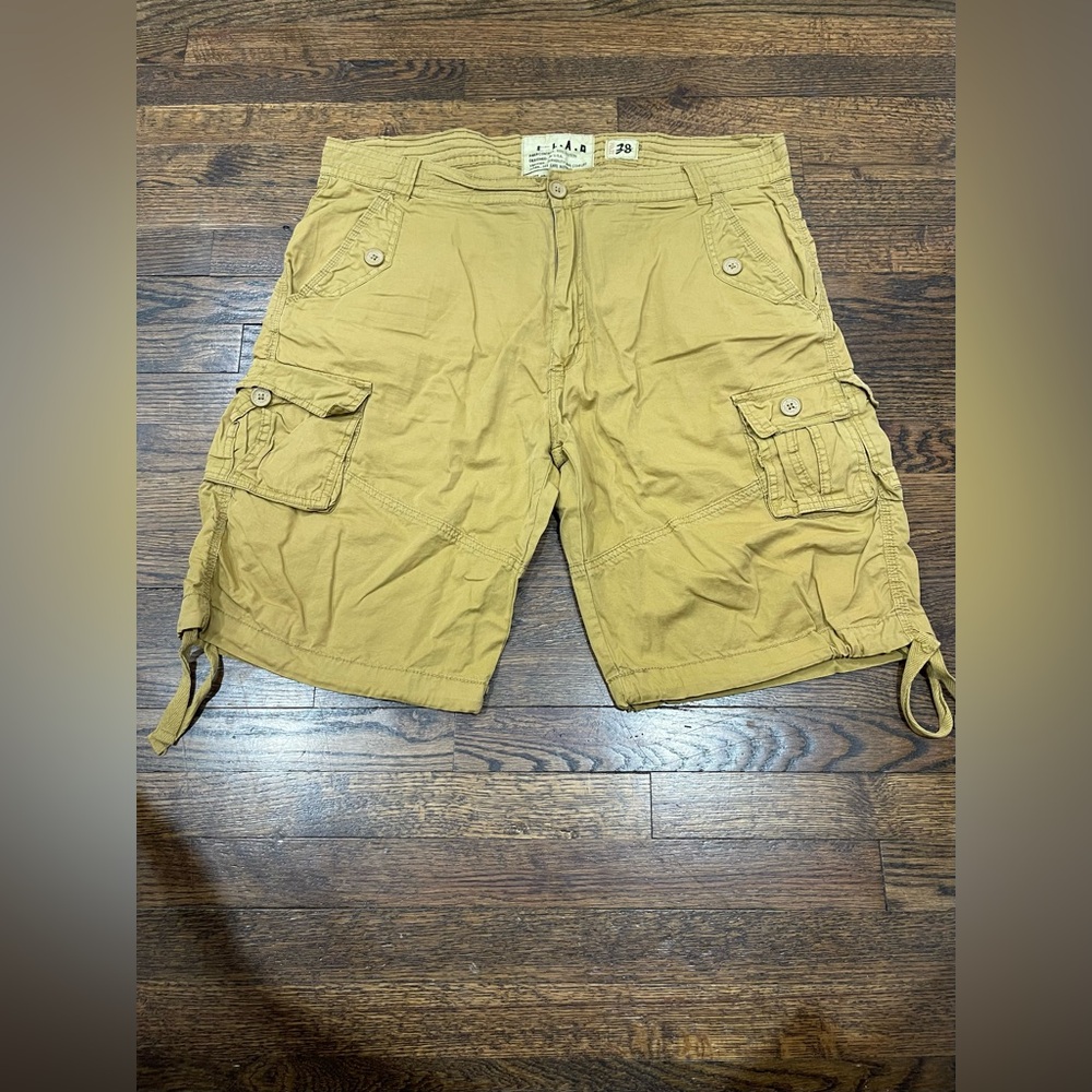 Men's Tan Cargo Shorts size 38